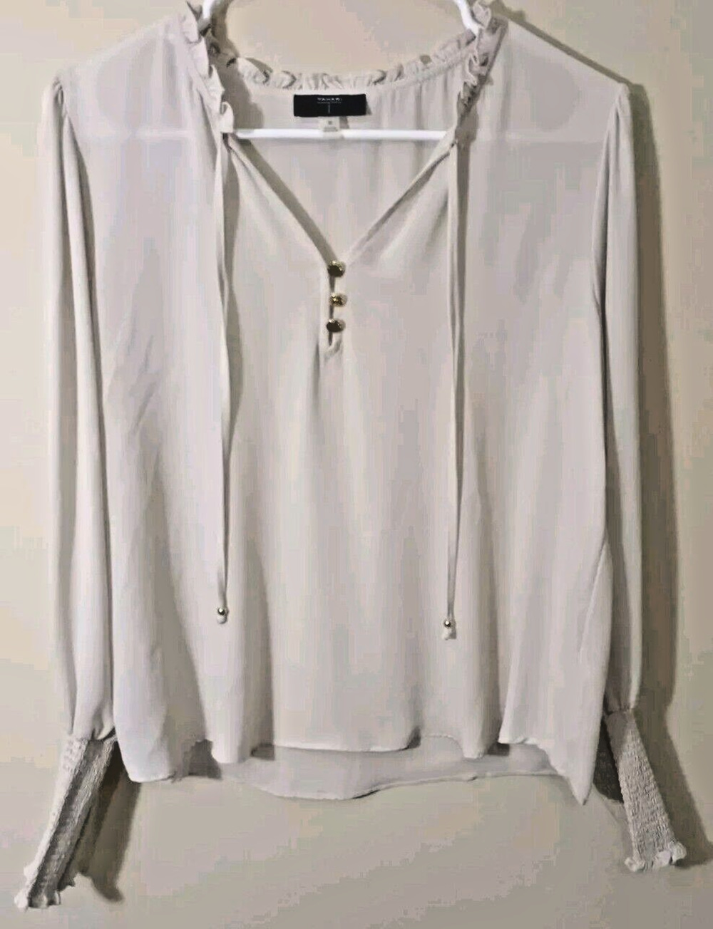Tahari Soft Grey Pullover Long Sleeve Blouse Gold Button Up Size M